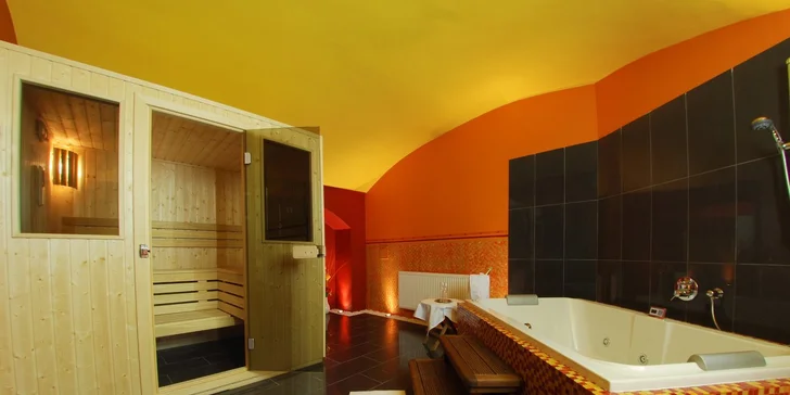 Pobyt v luxusnom 4* hoteli pri Václavskom námestí: raňajky, grilované špeciality i privátne wellness