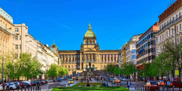 Pobyt v luxusnom 4* hoteli pri Václavskom námestí: raňajky, grilované špeciality i privátne wellness