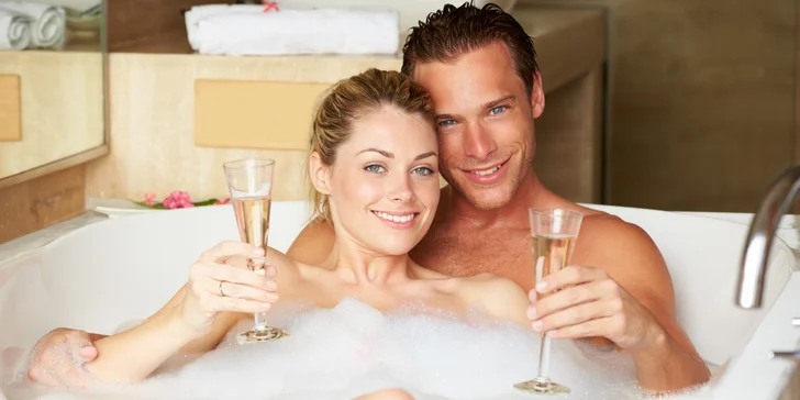 Pobyt v luxusnom 4* hoteli pri Václavskom námestí: raňajky, grilované špeciality i privátne wellness