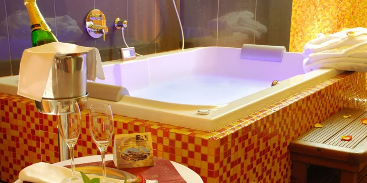 Pobyt v luxusnom 4* hoteli pri Václavskom námestí: raňajky, grilované špeciality i privátne wellness
