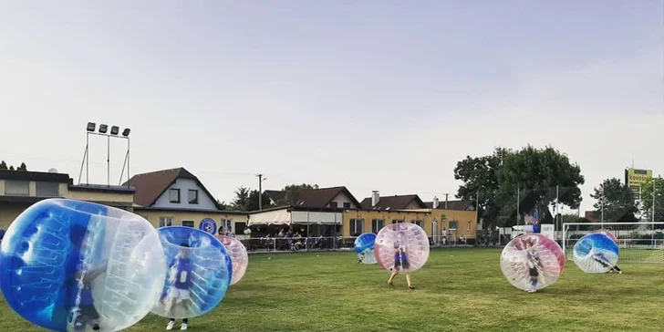 Je čas na poriadnu adrenalínovú zábavu: Zahrajte si bubble futbal!