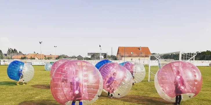 Je čas na poriadnu adrenalínovú zábavu: Zahrajte si bubble futbal!