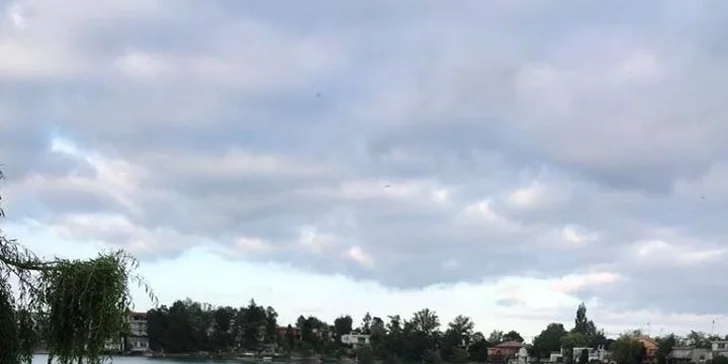 Super víkend na Slnečných jazerách: chata až pre 12 ľudí so súkromným vstupom do jazera