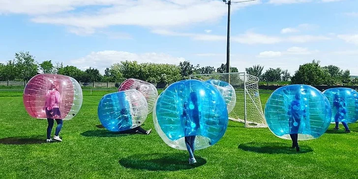 Je čas na poriadnu adrenalínovú zábavu: Zahrajte si bubble futbal!