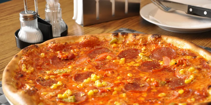 Pizza podľa vlastného výberu s donáškou v cene voucheru
