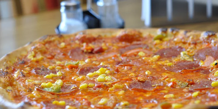 Pizza podľa vlastného výberu s donáškou v cene voucheru