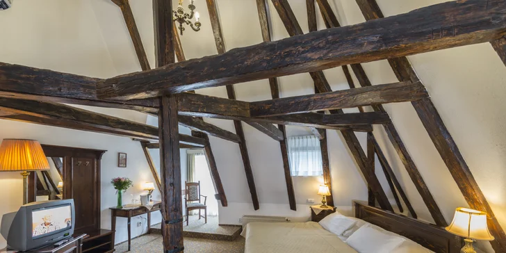 Historický hotel v centre Prahy: raňajky a plavba po Vltave