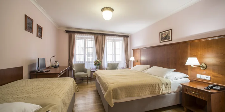 Historický hotel v centre Prahy: raňajky a plavba po Vltave