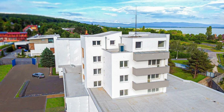 Pobyt v útulnom a modernom ADULT FRIENDLY komplexe Residence ŠÍRAVA*** apartmánový dom len 950 m od Thermalparku Šírava