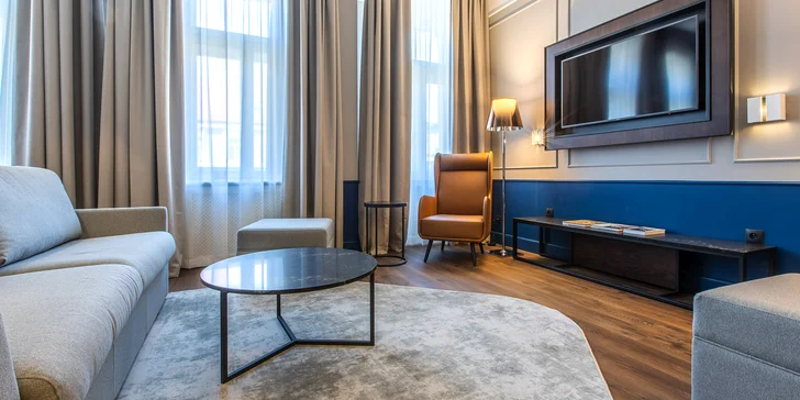 Moderný 5* hotel v secesnej budove blízko Václavského námestia: raňajky a kredit na služby