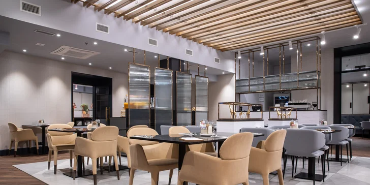 Moderný 5* hotel v secesnej budove blízko Václavského námestia: raňajky a kredit na služby