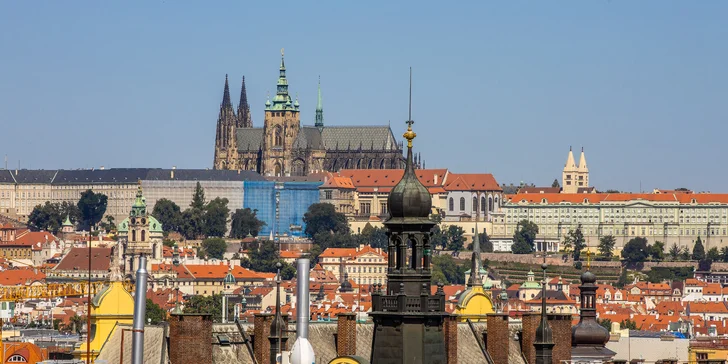 Moderný 5* hotel v secesnej budove blízko Václavského námestia: raňajky a kredit na služby