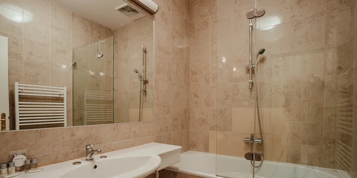 Hotel Sandor Pavillon**** v centre kúpeľného mestečka Piešťany: wellness pobyt s polpenziou