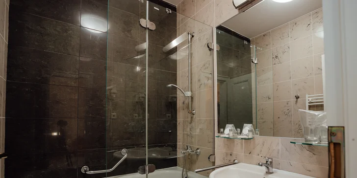 Hotel Sandor Pavillon**** v centre kúpeľného mestečka Piešťany: wellness pobyt s polpenziou