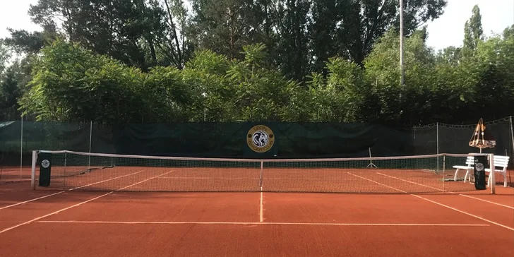 Tenisové tréningy pre začiatočníkov alebo pokročilých v Leon Sport Club