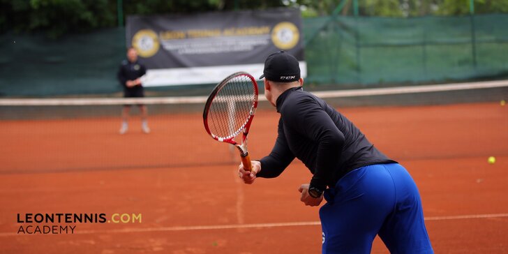 Tenisové tréningy pre začiatočníkov alebo pokročilých v Leon Sport Club