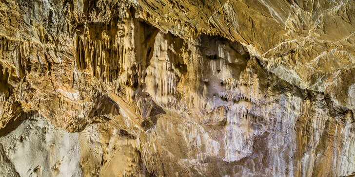 Čarovná Orava, Vlkolínec, Špania Dolina a Harmanecká jaskyňa