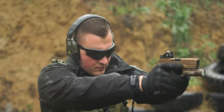 Vyskúšajte si streľbu zo zbraní podľa vlastného výberu až na 3 strelniciach