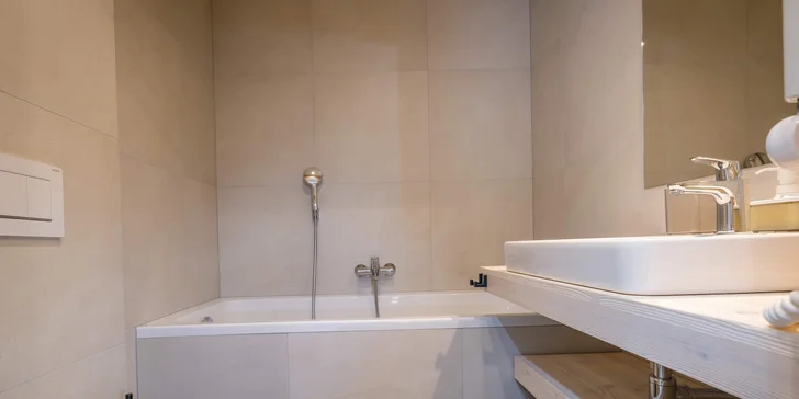 Užite si luxusnú dovolenku v nových apartmánoch s wellness, KIDS zónou a unikátnym 3D bludiskom