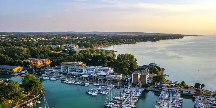 Relax pre celú rodinu vo Wellness Hoteli Yacht**** pri Balatone