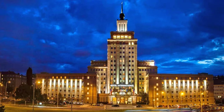 Legendárny Hotel International: pobyt s jedlom i romantika s masážou, skvelá dostupnosť do centra