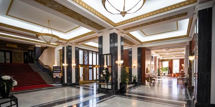 Legendárny Hotel International: pobyt s jedlom i romantika s masážou, skvelá dostupnosť do centra