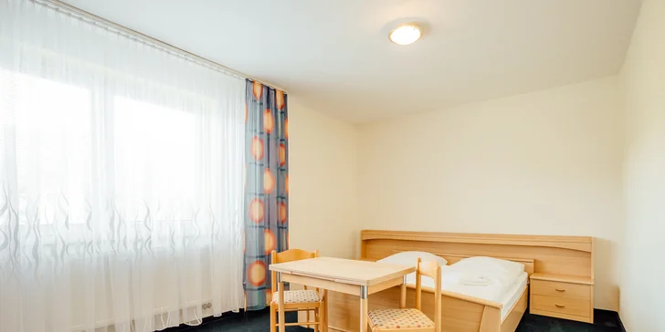 Pobyt v priestrannom štúdiu alebo apartmáne v Zuberci s exteriérovým mini wellness: v okolí hory i termálne pramene