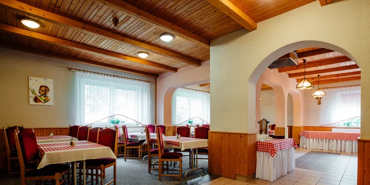 Pobyt v priestrannom štúdiu alebo apartmáne v Zuberci s exteriérovým mini wellness: v okolí hory i termálne pramene