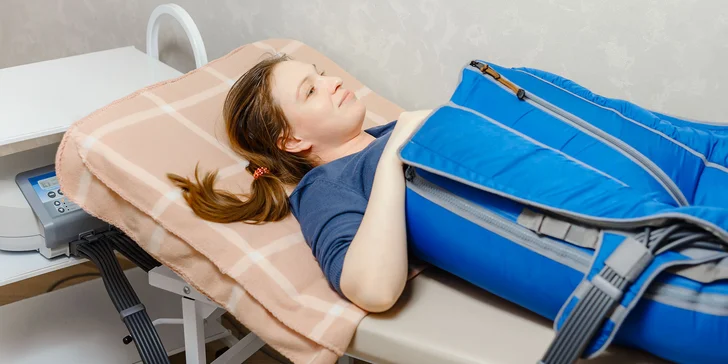 Manuálna/prístrojová lymfodrenáž, relaxačná masáž či akupresúra chodidiel
