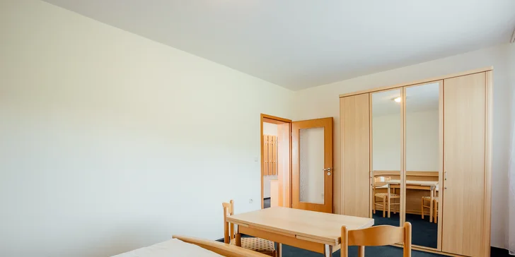Pobyt v priestrannom štúdiu alebo apartmáne v Zuberci s exteriérovým mini wellness: v okolí hory i termálne pramene