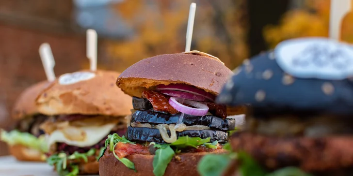 Najedzte sa zdravo! Burger, menu špeciál či koláč u Pánov Báklažánov!