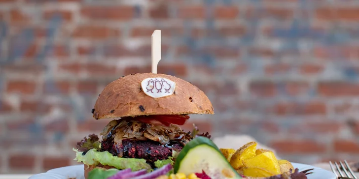 Najedzte sa zdravo! Burger, menu špeciál či koláč u Pánov Báklažánov!