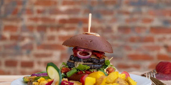 Najedzte sa zdravo! Burger, menu špeciál či koláč u Pánov Báklažánov!