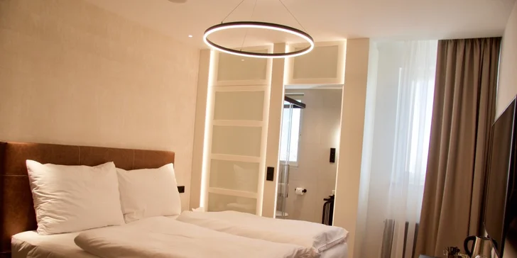 Pobyt pod Petřínom: 4* zrekonštruovaný hotel, výhľad do Kinského záhrady a raňajky