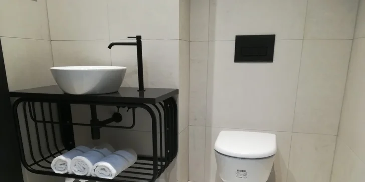 Pobyt pod Petřínom: 4* zrekonštruovaný hotel, výhľad do Kinského záhrady a raňajky