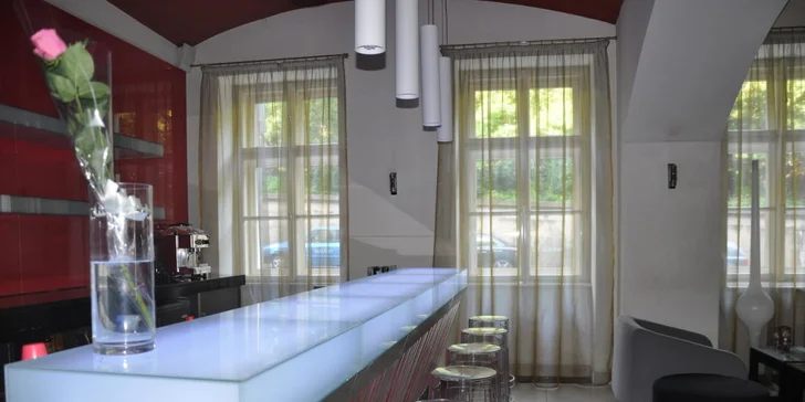 Pobyt pod Petřínom: 4* zrekonštruovaný hotel, výhľad do Kinského záhrady a raňajky