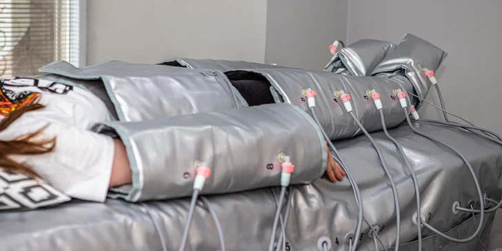 Top postava vďaka lymfodrenáži s infrasauna oblekom v Power Shape
