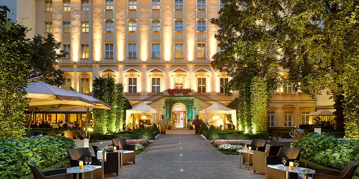 Luxusný hotel v centre Prahy: raňajky aj romantická večera vo vyhlásenej reštaurácii