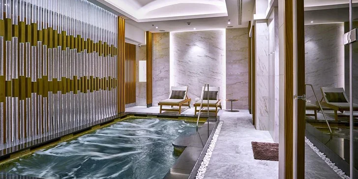 Luxusný hotel v centre Prahy: raňajky aj romantická večera vo vyhlásenej reštaurácii