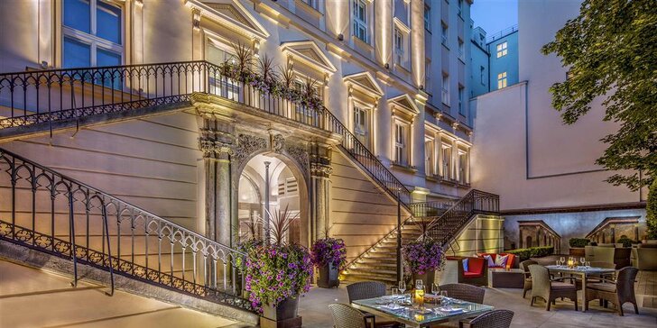 Luxusný hotel v centre Prahy: raňajky aj romantická večera vo vyhlásenej reštaurácii