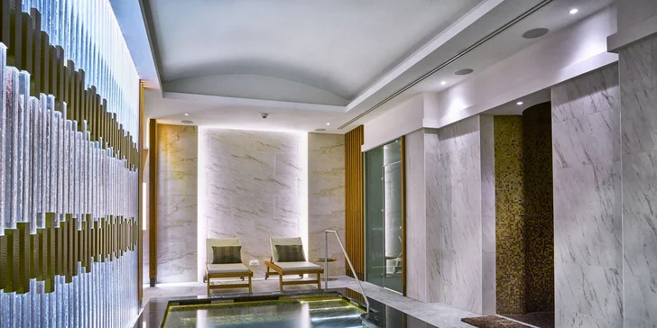 Luxusný hotel v centre Prahy: raňajky aj romantická večera vo vyhlásenej reštaurácii