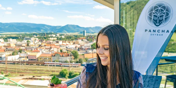 Wellness a výnimočná večera v panoramatickom Pancha Skybare na 10. poschodí hotela Holiday Inn pre 2 osoby