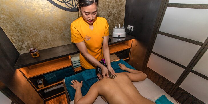 Exkluzívny balík thajských masáží alebo masáž horúcim olejom pre zdravie tela a pokoj mysle