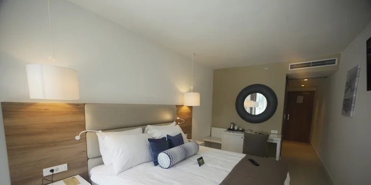 4* rezort na chorvátskom pobreží: hotel priamo pri mori, all inclusive aj vonkajší bazén
