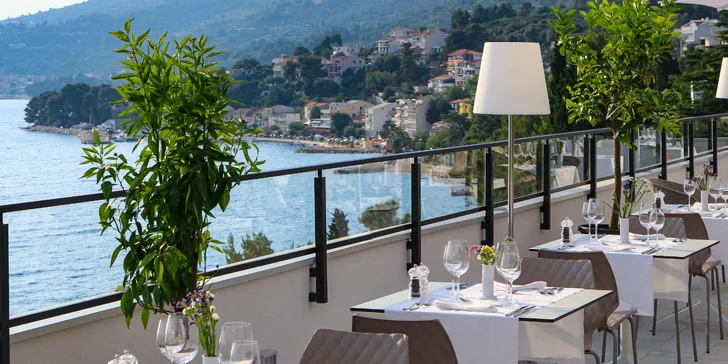 4* rezort na chorvátskom pobreží: hotel priamo pri mori, all inclusive aj vonkajší bazén