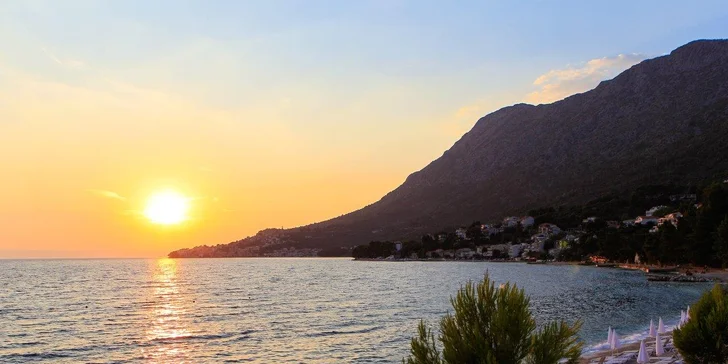 4* rezort na chorvátskom pobreží: hotel priamo pri mori, all inclusive aj vonkajší bazén