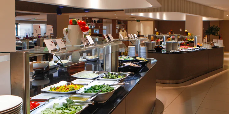 4* rezort na chorvátskom pobreží: hotel priamo pri mori, all inclusive aj vonkajší bazén