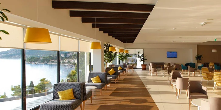 4* rezort na chorvátskom pobreží: hotel priamo pri mori, all inclusive aj vonkajší bazén