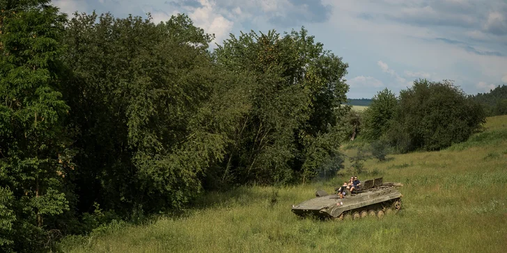 Adrenalínová jazda obrneným pásovým transportérom BVP-1 pre deti a dospelých - aj s možnosťou riadenia!