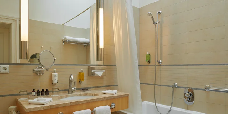 Luxusné zázemie v samotnom srdci Prahy: 5* hotel, secesné izby a bohaté bufetové raňajky